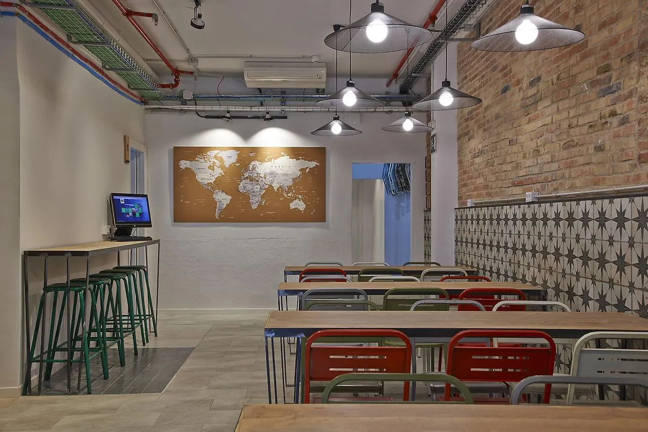 Hola Hostal Collblanc L'Hospitalet de Llobregat